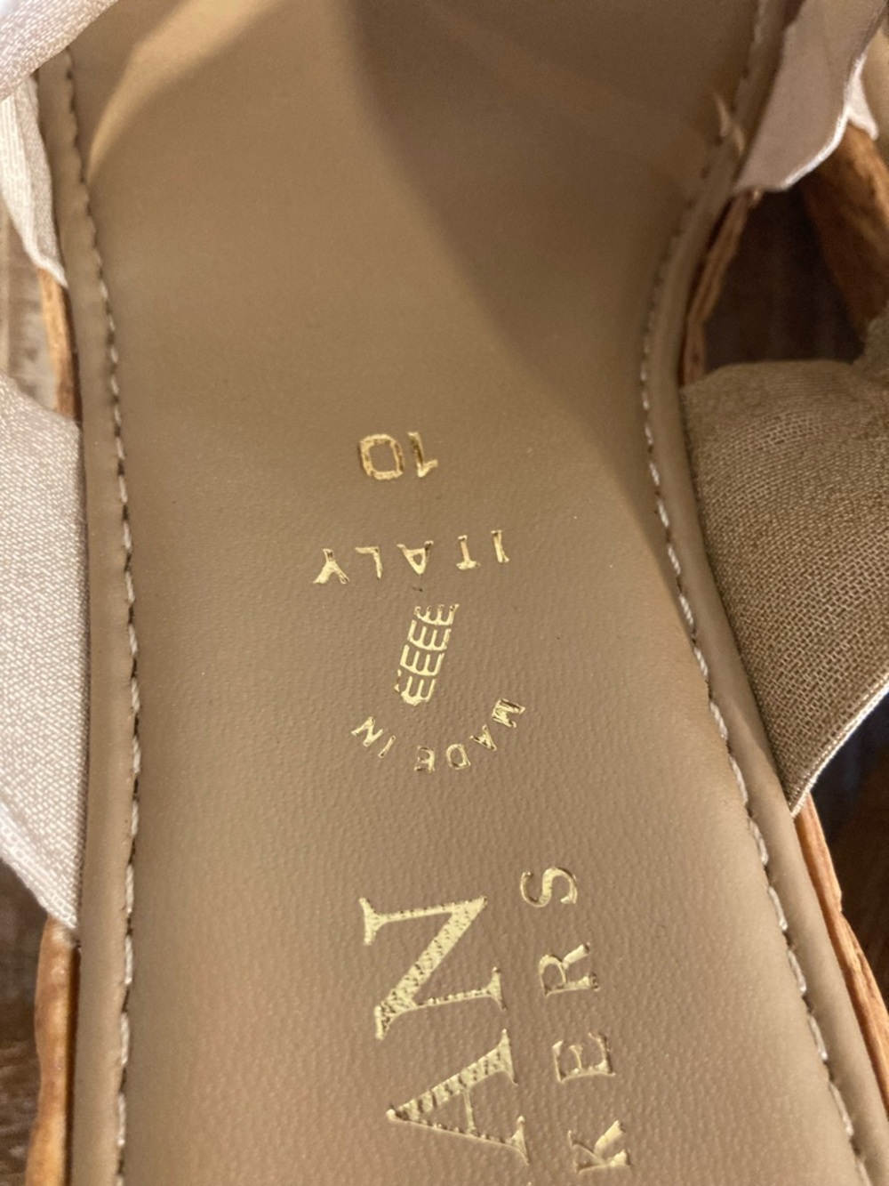 Sz 10 Wedge Sandals Italian  Shimmery Beige And Gold - Picture 8 of 13